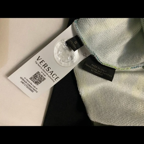 Brand New w/tags Saks Versace Jungle Print Oversized Sweater - Picture 9 of 9